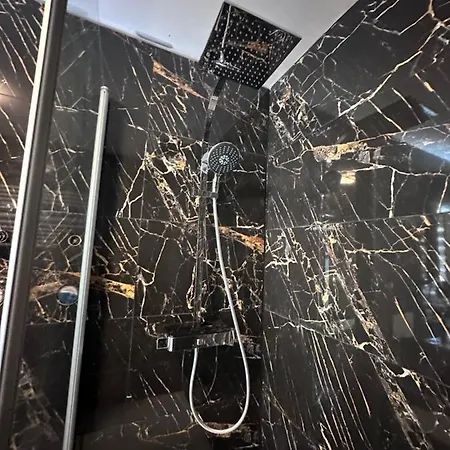 Charmante In Thekla Leipzig